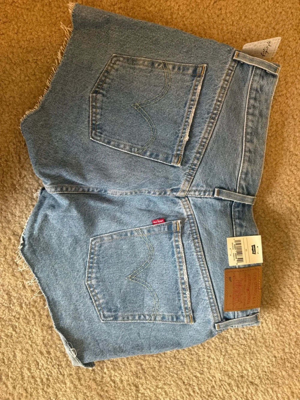 Levi’s 501 Shorts - Picture 3 of 6